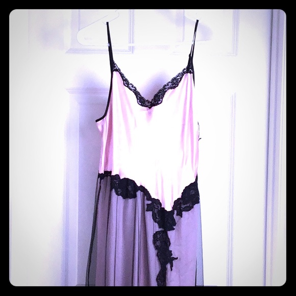 NEW Vtg.💕 Victoria’s Secret Long nightie - Picture 2 of 14